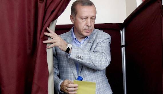 Aplastante victoria de Erdoganen Turqua,que le permitirreformar la Constitucinpara acaparar ms poder