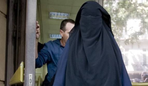 Gallardn aboga por regular el burka si afecta a los derechos de las mujeres o no garantiza la seguridad