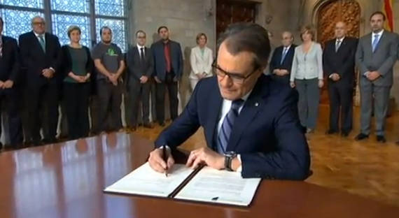 Artur Mas consuma su desafo y firma la convocatoria de la consulta soberanista