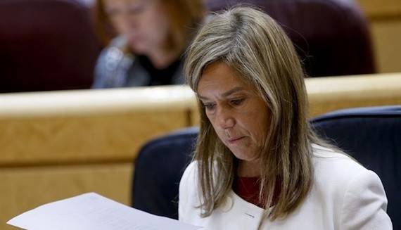 Ana Mato dimite como ministra de Sanidad tras el auto del juez Ruz que le acusa de lucrarse con la trama 'Grtel'