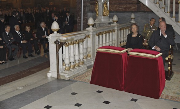 Los Reyes Juan Carlos y Sofa presiden el segundo gran funeral en memoria de la duquesa de Alba