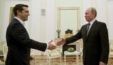 Tsipras se ala con Putin y denuncia las sanciones de la UE contra Rusia