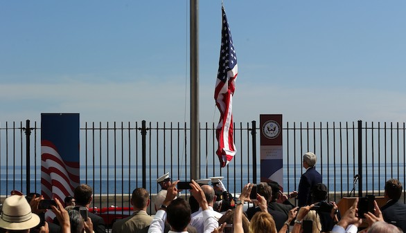 Visita histrica a Cuba: Kerry preside el izado de la bandera de Estados Unidos en La Habana