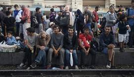 Detenido un tren con refugiados procedente de la estacin de Budapest