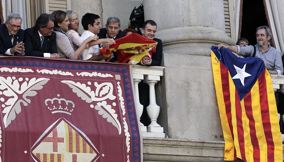 Guerra de banderas en el penltimo da de campaa de las elecciones catalanas