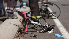 Un hombre mata un ciclista y deja a otros siete heridos en A Guarda