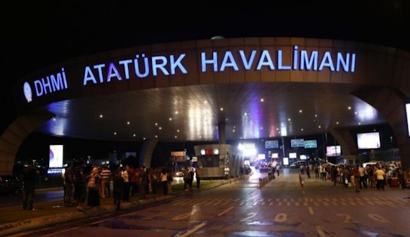 Al menos 28 muertos en un ataque contra el mayor aeropuerto de Estambul
