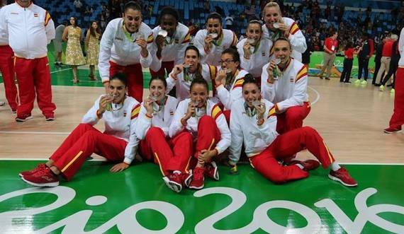 Histrica medalla de plata del baloncesto femenino