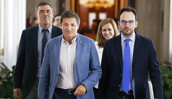 La mayora del PSOE apuesta por abstenerse para que gobierne Rajoy