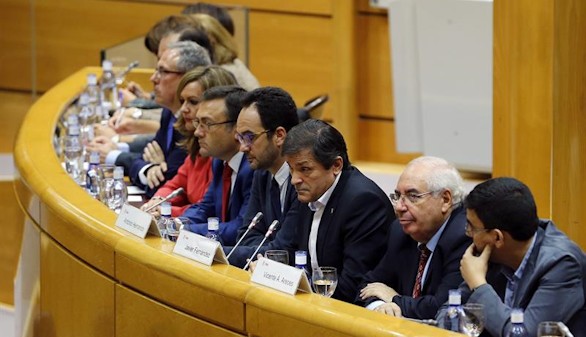 La mayora de diputados y senadores del PSOE se inclina por la abstencin