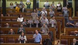 Iglesias aprovecha el motn del CIE de Aluche para liderar una protesta en el Congreso