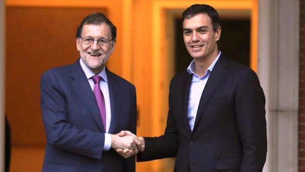 El líder del PSOE avisa al presidente del Gobierno de que si no habla con Puigdemont él tomará la iniciativa.