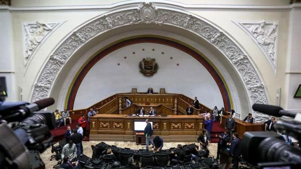 Maduro retrasa un da la toma de posesin de la Constituyente.