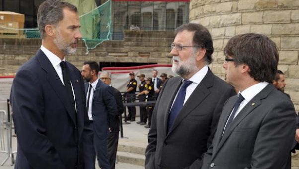 La CUP planea abuchear e insultar al Rey y Rajoy y reivindicar la independencia con pancartas y esteladas.