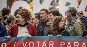 Miles de personas acuden a la manifestacin de Bilbao pro referndum.