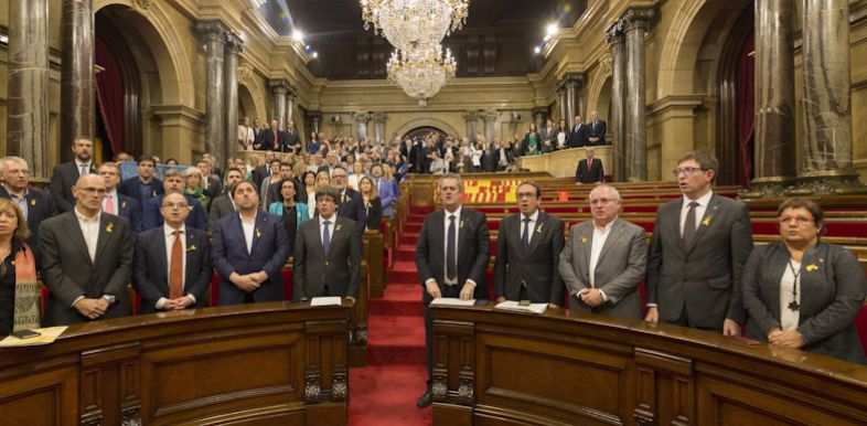 El Gobierno cesa a los responsables de Interior: el secretario general Csar Puig y el director general de los Mossos, Pere Soler. La medida no afecta al mayor Trapero.