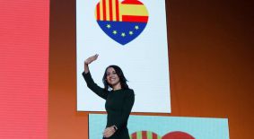 Arrimadas pide que Cataluña 'empiece la remontada al nacionalismo'.