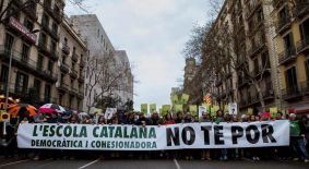Torrent y Forcadell encabezan esta marcha minoritaria por la escuela en catalán.