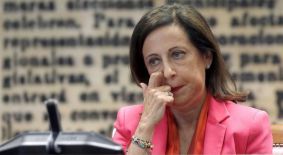 La ministra garantiza que el Gobierno 'no dejar en la estacada' a Navantia.