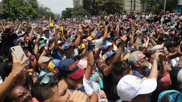 Guaidó llama a 'seguir en las calles hasta conquistar la libertad' y anuncia paros escalonados hasta una 'huelga general'.