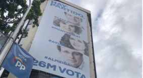 Junto a Montserrat, Díaz-Ayuso y Almeida: 'Hay partido. 26M vota'.