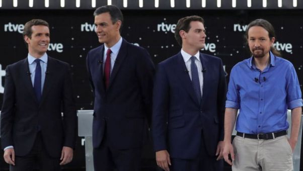 Mientras PSOE y Podemos continúan jugando al gato y al ratón, PP y Cs se reafirman en su 'no' a Pedro Sánchez.