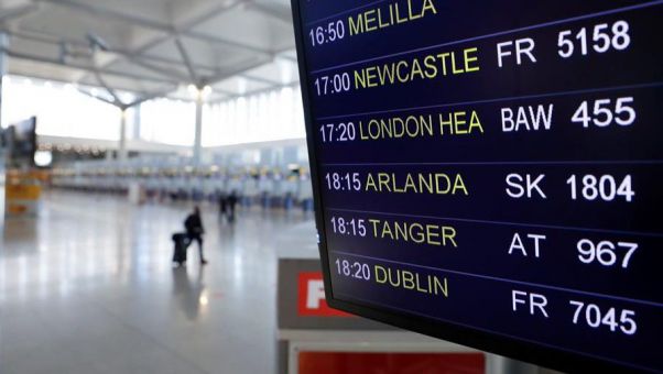 Quedarán prohibidas todas las entradas de viajeros procedentes del país británico, salvo nacionales o residentes en España.