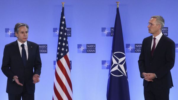 El secretario de Estado de EEUU, Antony Blinken, y el secretario general de la OTAN, Jens Stoltenberg, abogan por 'no ser parte del conflicto con Rusia en Ucrania'.
