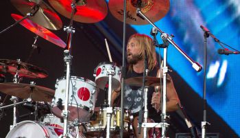 Muere el batería de los Foo Fighters horas antes de un concierto en Colombia