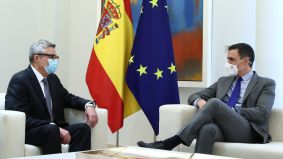 Sánchez ratifica al embajador de Ucrania la solidaridad de España