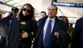 La Fiscalía asegura que Berlusconi tenía 'esclavas sexuales' en sus fiestas