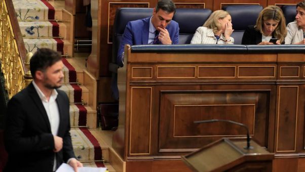 Rufián no acepta las disculpas y pregunta a Sánchez por qué espiaba a ERC mientras negociaba una legislatura con esa formación política.
