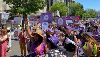 Manifestación feminista en Madrid por la abolición de la prostitución con proclamas contra Montero