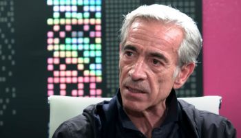Enfado mayúsculo de Imanol Arias con RTVE: de la 'mano negra' del PSOE a los que 'sobran'