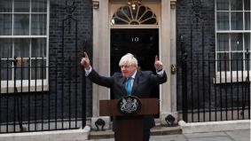 Boris Johnson presenta su dimisión a Isabel II: 'Esto es todo, amigos'