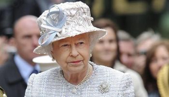 La reina Isabel II suspende una reunión por prescripción médica