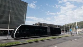 Así es el nuevo autobús de uso prioritario: 18 metros, eléctrico y articulado