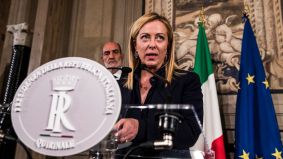 Meloni acepta 'sin reservas' formar Gobierno en Italia y anuncia sus 24 ministros