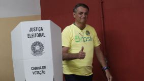 Bolsonaro sigue en silencio el día después del triunfo de Lula