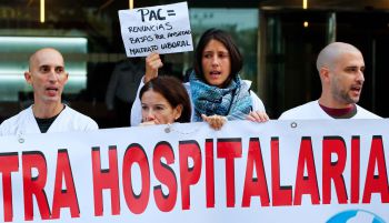 Los médicos de Madrid deciden continuar la huelga de manera indefinida