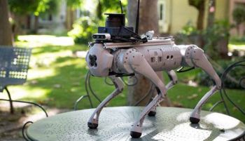 Científicos españoles crean un perro robot para guiar a personas con discapacidad