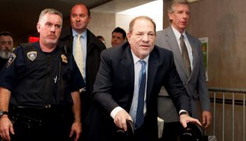 Harvey Weinstein, declarado culpable de tres cargos de violación