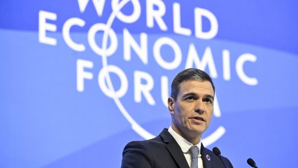 Pedro Sánchez defiende ante las élites de Davos que la economía española muestra 'magníficos signos de resiliencia y fortaleza'.