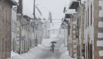 El tiempo: la cota de nieve sigue subiendo con las temperaturas máximas en descenso