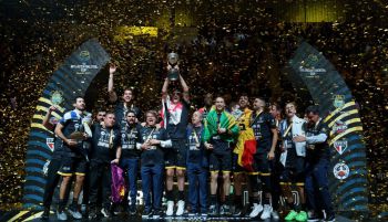 Copa Intercontinental. El Lenovo Tenerife levanta su tercera Copa ante el Sao Paulo
