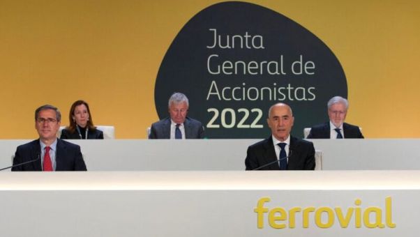 El consejero delegado, Ignacio Madridejos, afea la conducta de la Secretaría de Estado y asegura que 'serán los accionistas los que valoren la operación'.