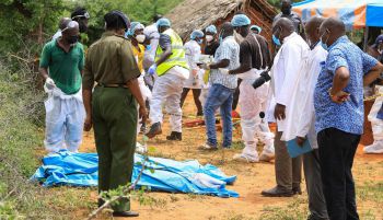 Al menos 89 personas ayunan hasta morir en un suicido colectivo de una secta en Kenia