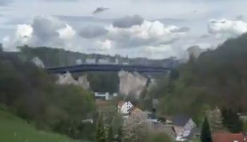 Impactante voladura controlada de un puente de 450 metros en Alemania