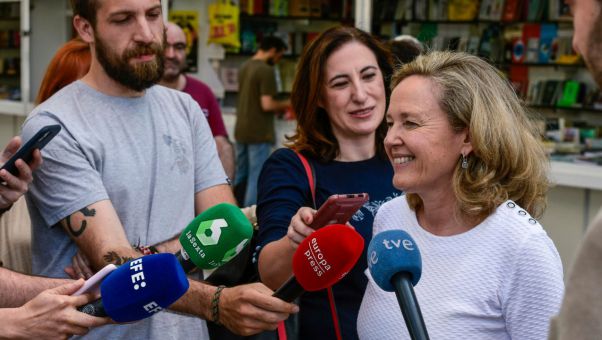 Belarra acusa al PSOE de perseguir, junto al PP, 'la restauración del bipartidismo'.