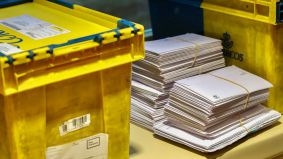 La Junta Electoral cambia de criterio y obligará a presentar el DNI para votar por correo